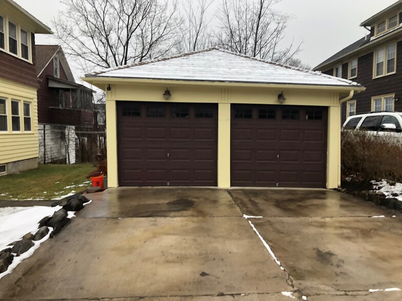 Building Photo - 400 Broad St