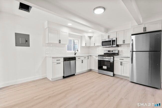 Building Photo - 64 Soundview Ave