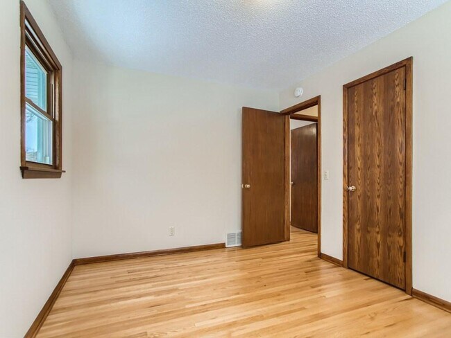 Building Photo - 12625 Monterey Ave S