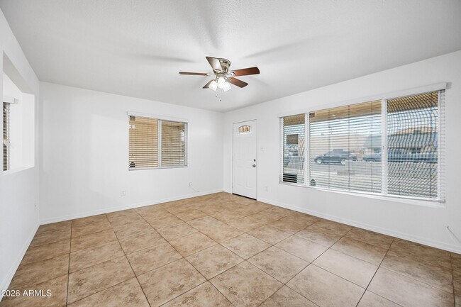 Building Photo - 4115 N 18th Dr