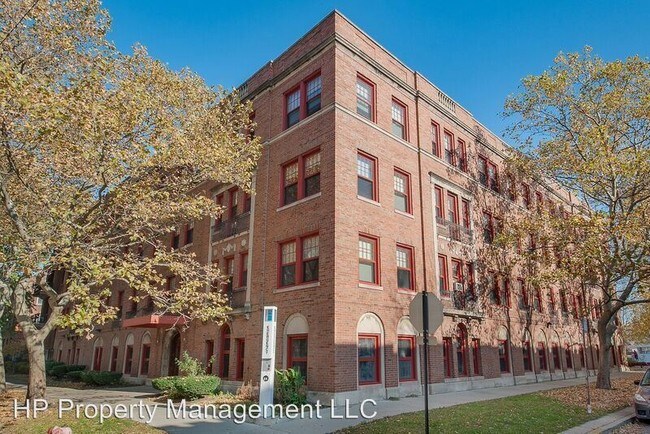 Primary Photo - 5345 S Harper Ave