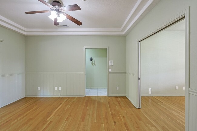 Building Photo - 5BR Home in Ramona Country Estates with Pool & Views