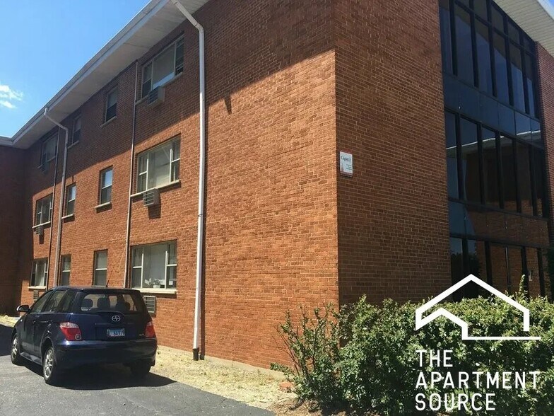 Building Photo - 8254 Niles Center Rd