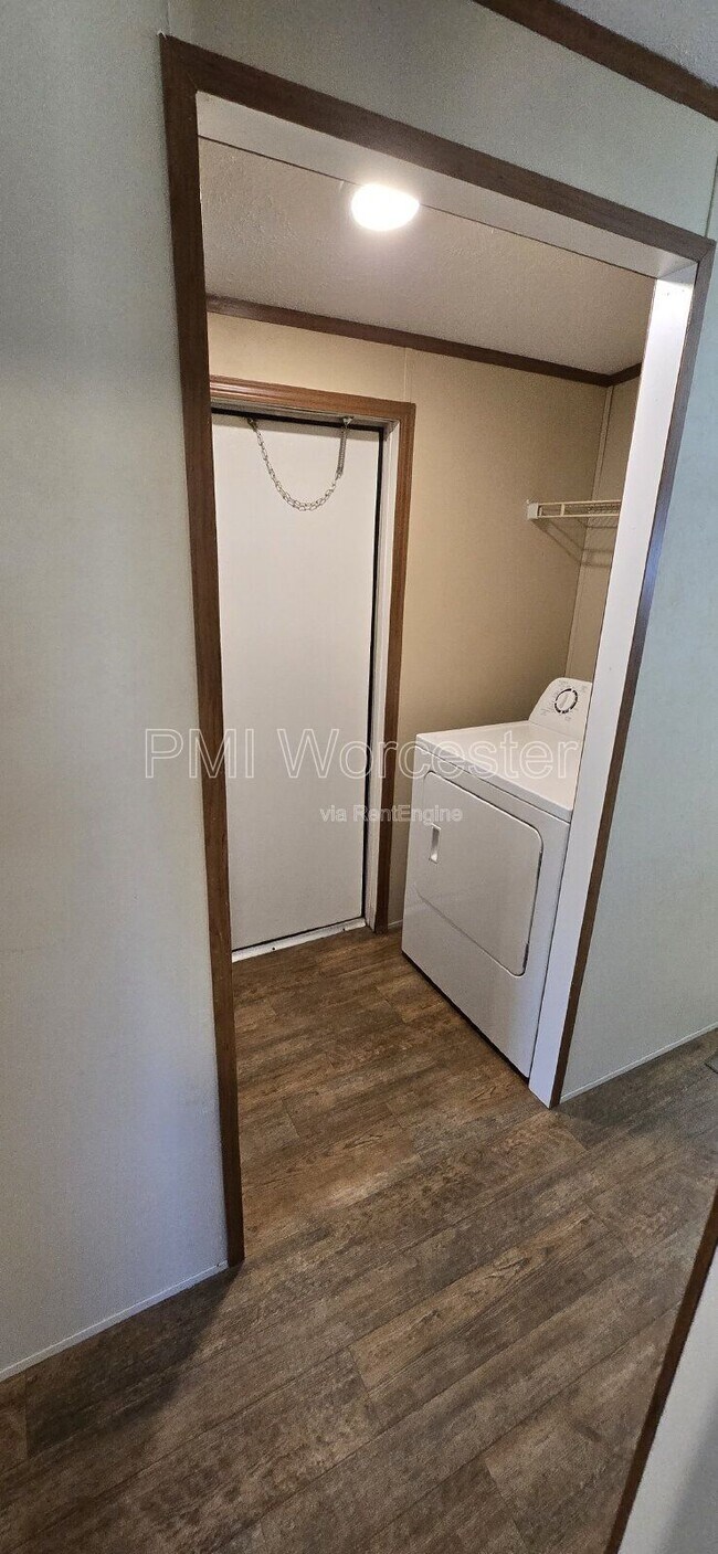 Building Photo - 151 Hartford Tpke