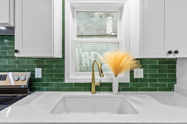 Building Photo - 317 Ross Ave