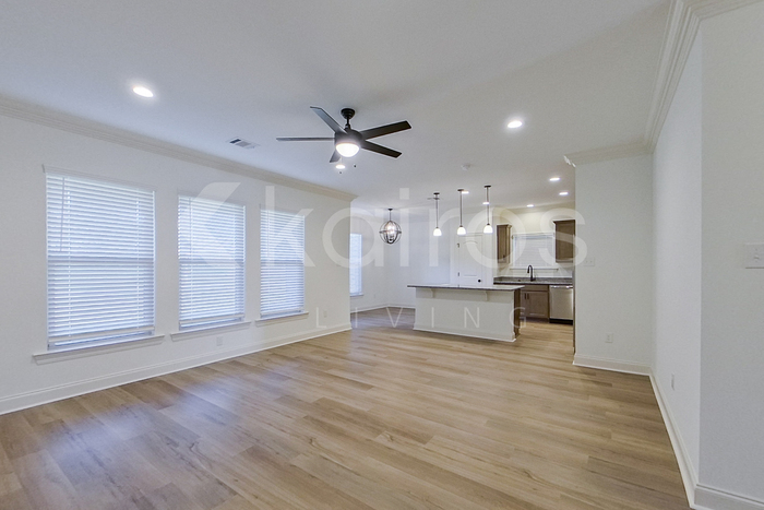 Building Photo - 108 Gilded Ln