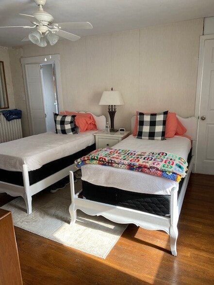 Replaced twin beds with 1 queen bed. - 16 Rustcraft Rd