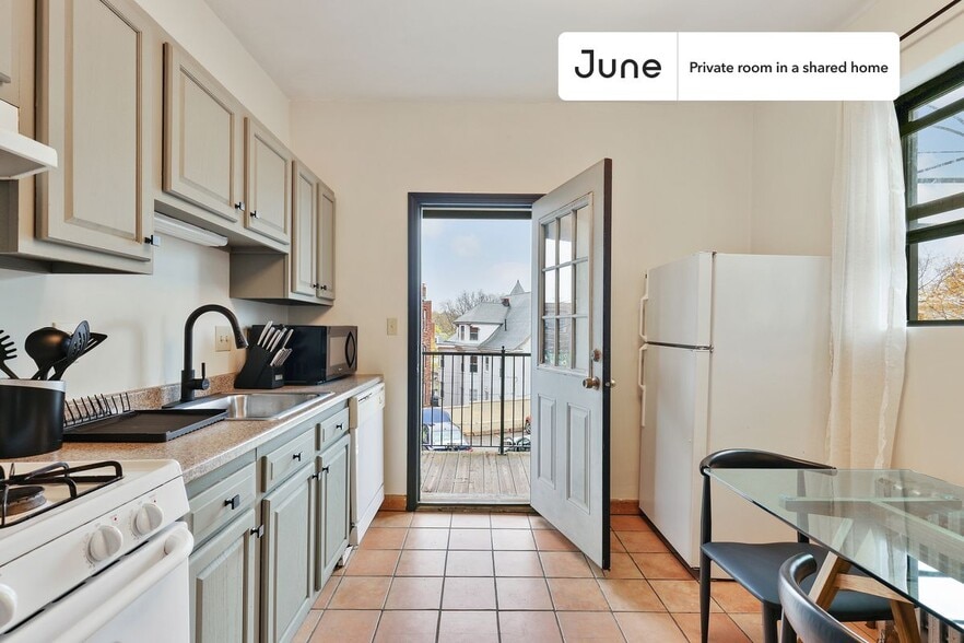 Building Photo - Room in Shared 4 bed/2.5 bath home in Brighton