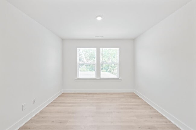 Building Photo - Bright & Modern New Construction Townhome ...