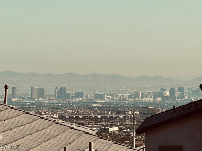 Building Photo - 1544 Little Penguin St