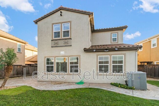 Building Photo - 479 W Esplanade Dr