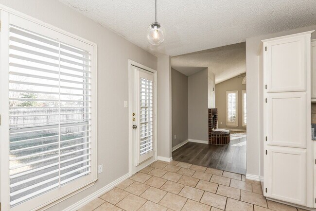 Building Photo - 4079 Tulip Tree Dr