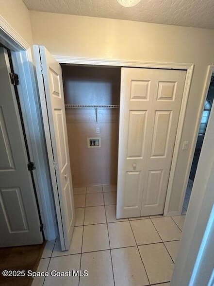 Building Photo - 973 Somerset Ln