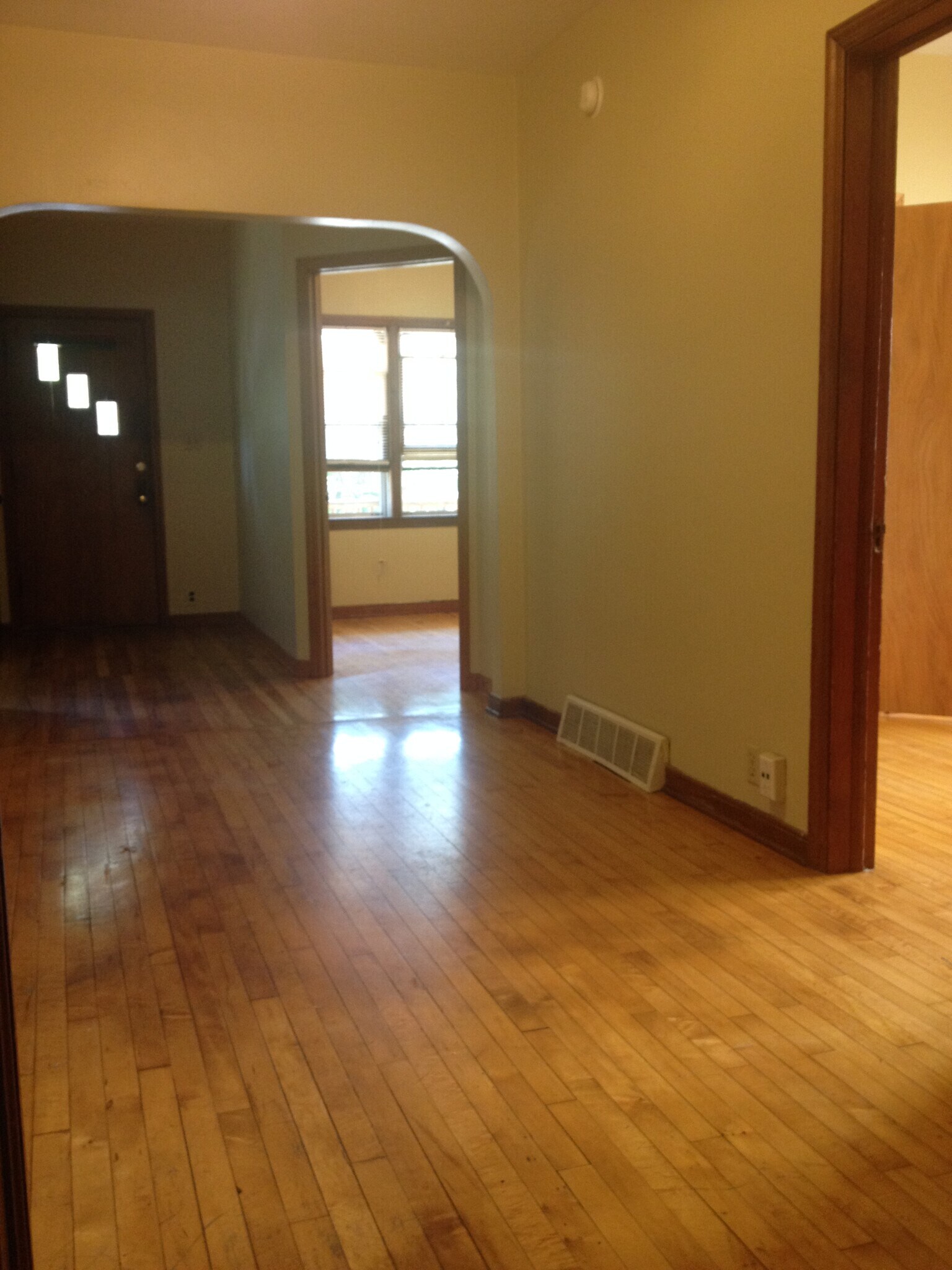 Building Photo - 2570 N Newhall St