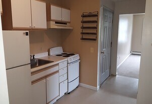 Building Photo - 40 Middle St