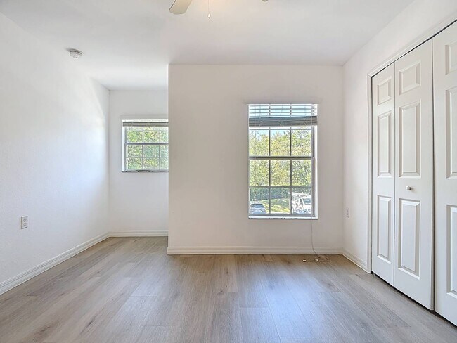 Building Photo - 9101 Gervais Cir