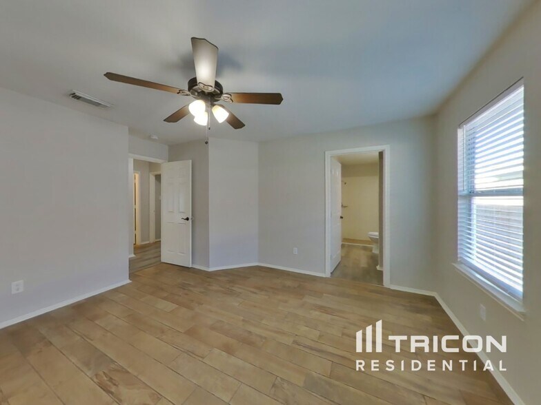 Building Photo - 22823 Sugar Bear Dr