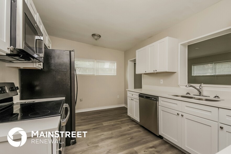 Building Photo - 2803 Glendora Ave