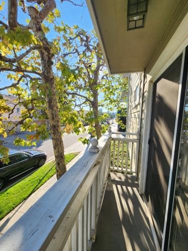 Interior Photo - 3569 Vinton Ave