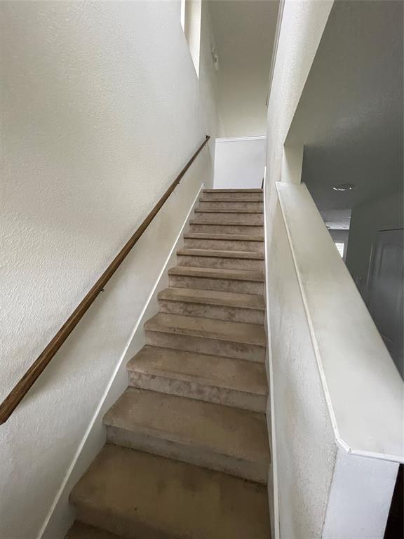 Building Photo - 15827 Copper Oak Ln