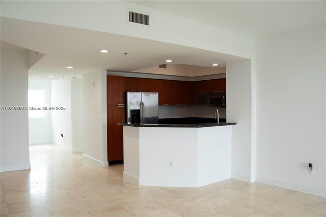 Building Photo - 15051 Royal Oaks Ln