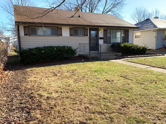 Primary Photo - Gorgeous Ranch Home in Lawrence Township