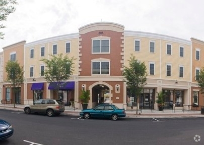 Building Photo - Apartments at Richmond Square
