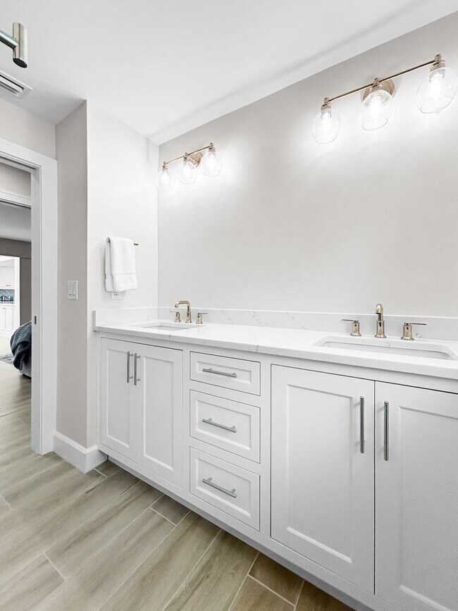 Building Photo - Luxury Waterfront Living in St. Pete Beach with Private Pool & Spa - 4 Bed | 3 Bath