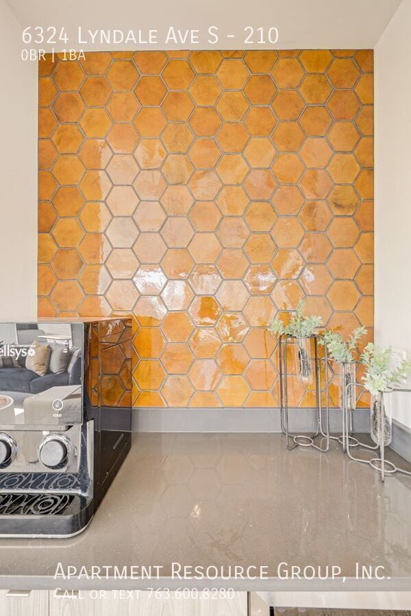 Building Photo - 6324 Lyndale Ave S