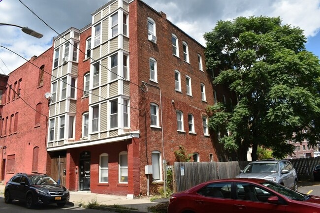 Primary Photo - 24 Centenary St