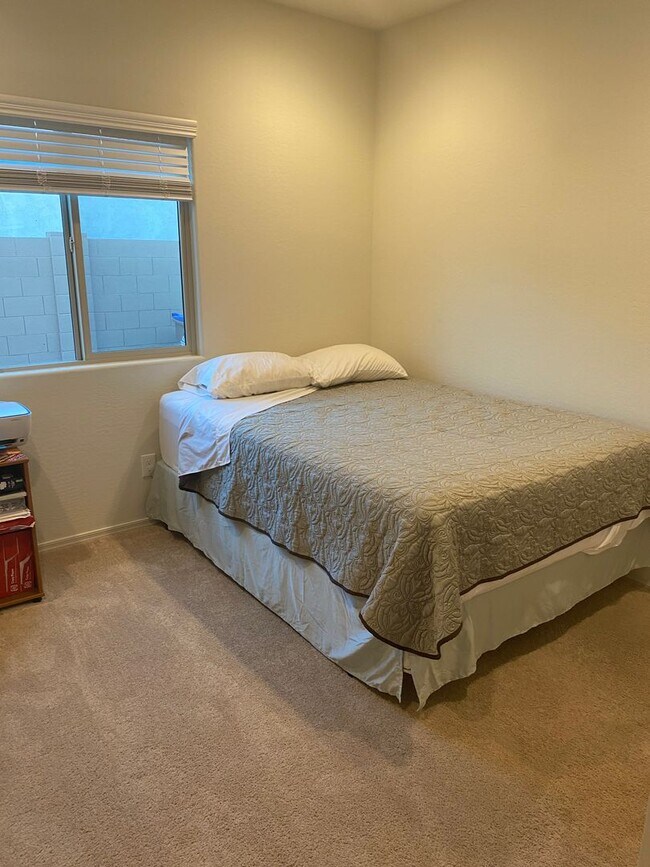 Building Photo - Fully furnished short term rental in Florence w/heated pool and spa