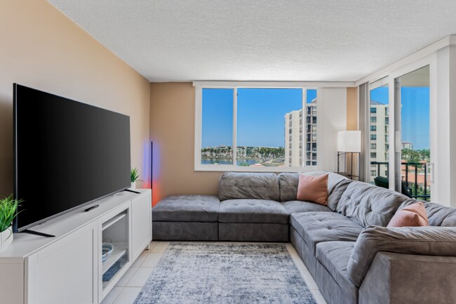 Building Photo - 6295 Bahia Del Mar Cir