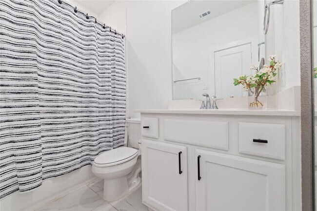 Building Photo - 2006 Elm Grv Ct