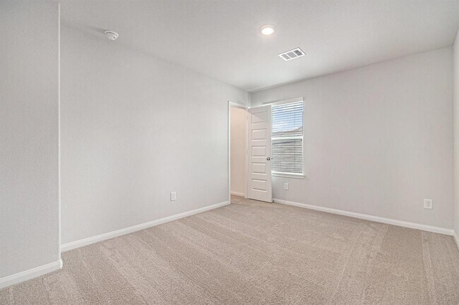 Building Photo - 13641 Goldeye Dr