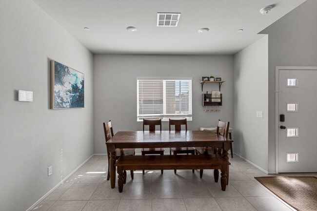 Building Photo - GORGEOUS TOWNHOME BUILT IN 2020 LOCATED IN A GATED COMMUNITY!
