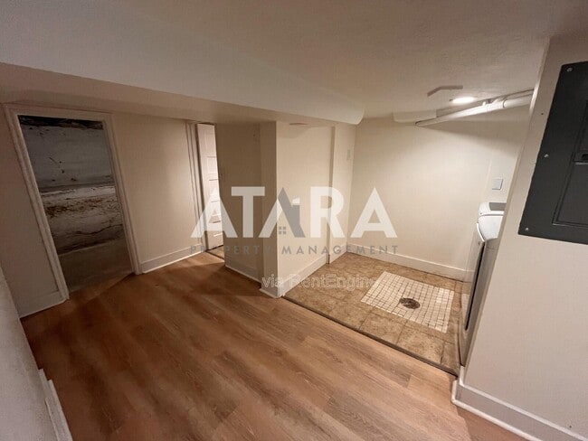 Building Photo - 745 E 3155 S