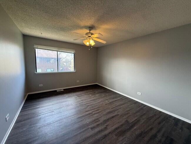 Building Photo - 4564 Whitney Dr