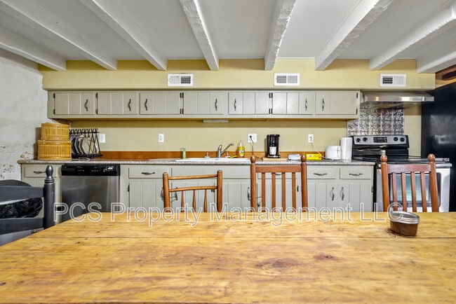 Building Photo - 11826 Colonial Trail W