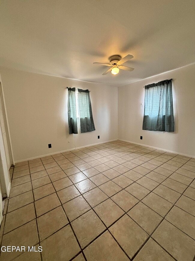 Building Photo - 10349 Shoshone St