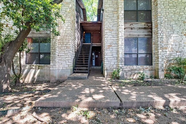 Building Photo - 5602 Woodrow Ave