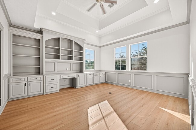 Building Photo - 23003 Two Harbors Glen St