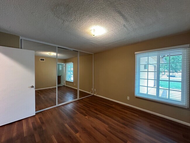 Building Photo - Stunning 5 bedroom tree lined cul-de-sac street in West Hills