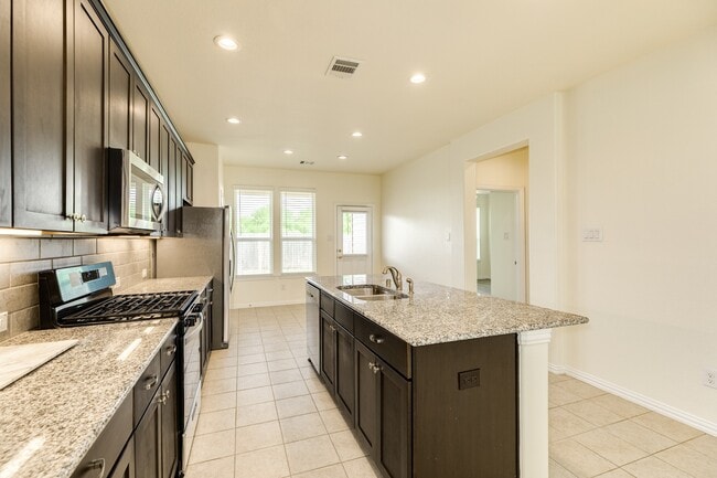 Building Photo - 1301 Scarlet Mountain Dr