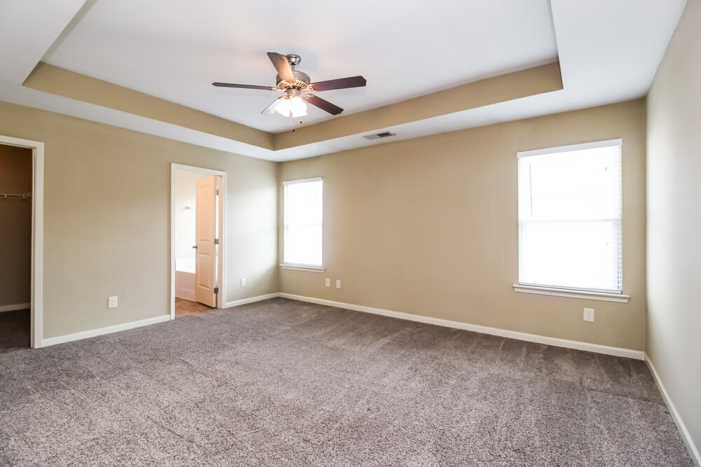 Building Photo - 41 Crescent Chase