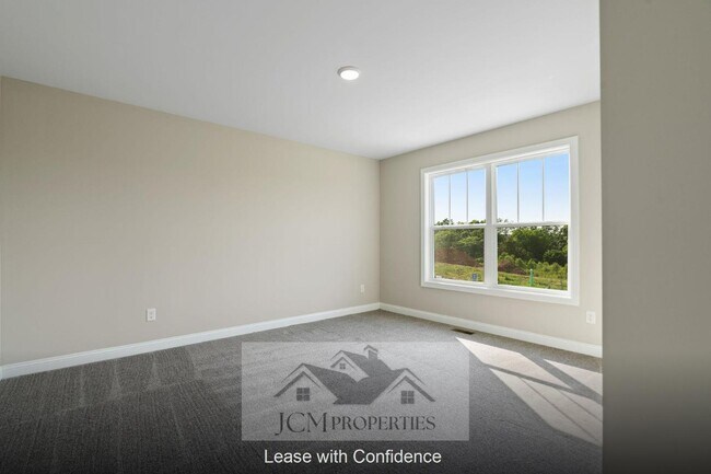 Building Photo - 916 Camden Ct