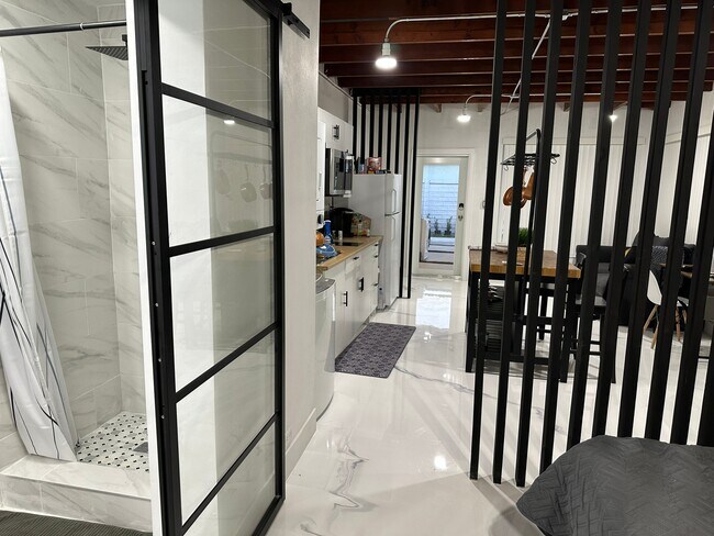 Building Photo - 7255 SW 39th Ter