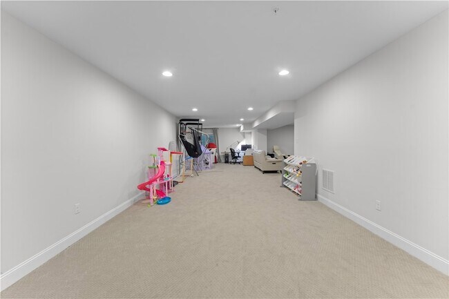 Building Photo - 433 Fairmont Dr