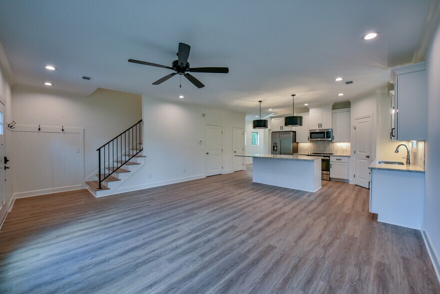 Building Photo - 19 18th St