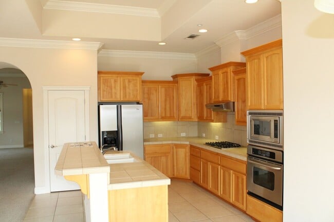 Building Photo - 4 BED/2 BATH IN THE SUNSET AVENUES SUBDIVISION