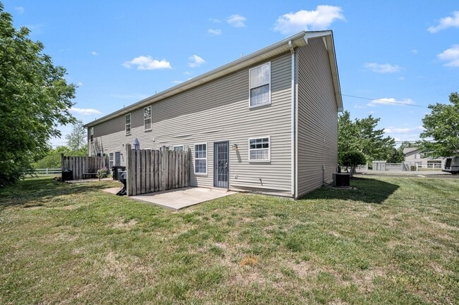Building Photo - Hamlet Square Townhomes -2304A
